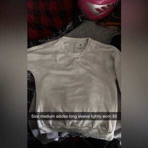 Clothes that are lightly worn trying to get rid of them lmk your best offer.